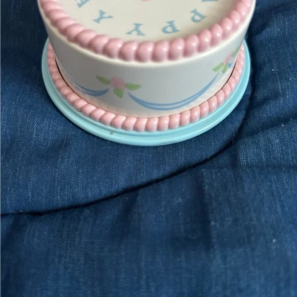 American Girl Bitty Baby Happy Birthday Musical Rotating Cake (Birthday Set) - Picture 3 of 8